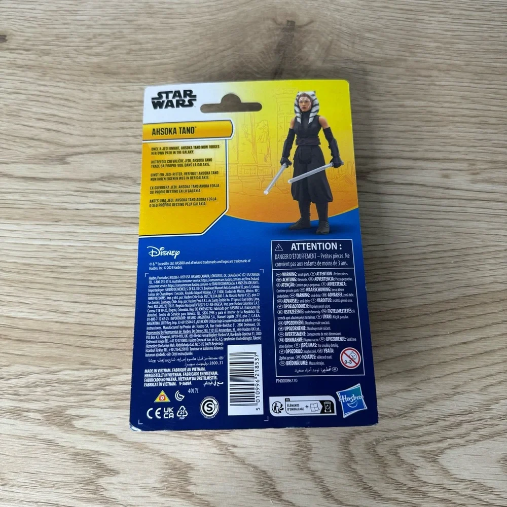 Hasbro Star Wars Epic‎ Hero Series Ahsoka Tano Action Figure W/ 2 Lightsabers 4”